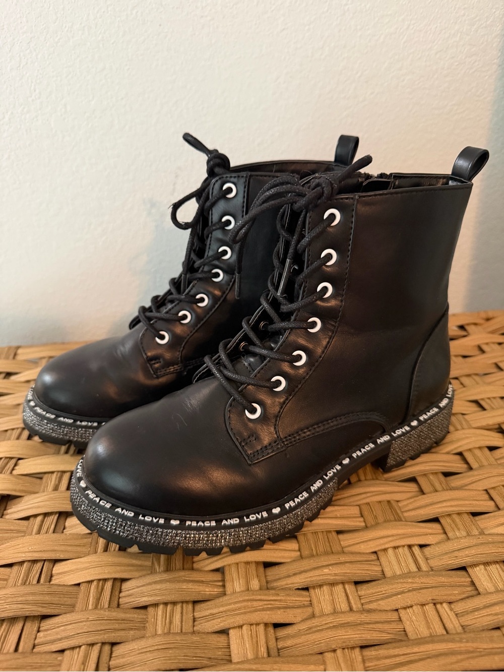 NWOT Steve Madden Black Lace-Up Kids Combat Boots
